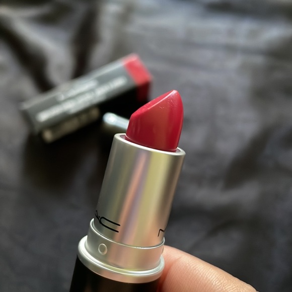 MAC Amplified crème lipstick - Dallas - Picture 2 of 6